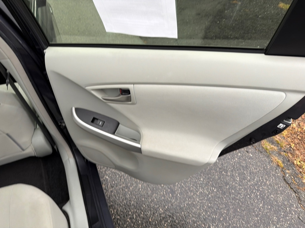 Toyota Prius 5dr HB Three (Natl) 2012