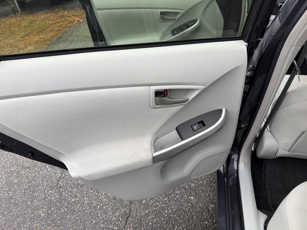 Toyota Prius 5dr HB Three (Natl) 2012