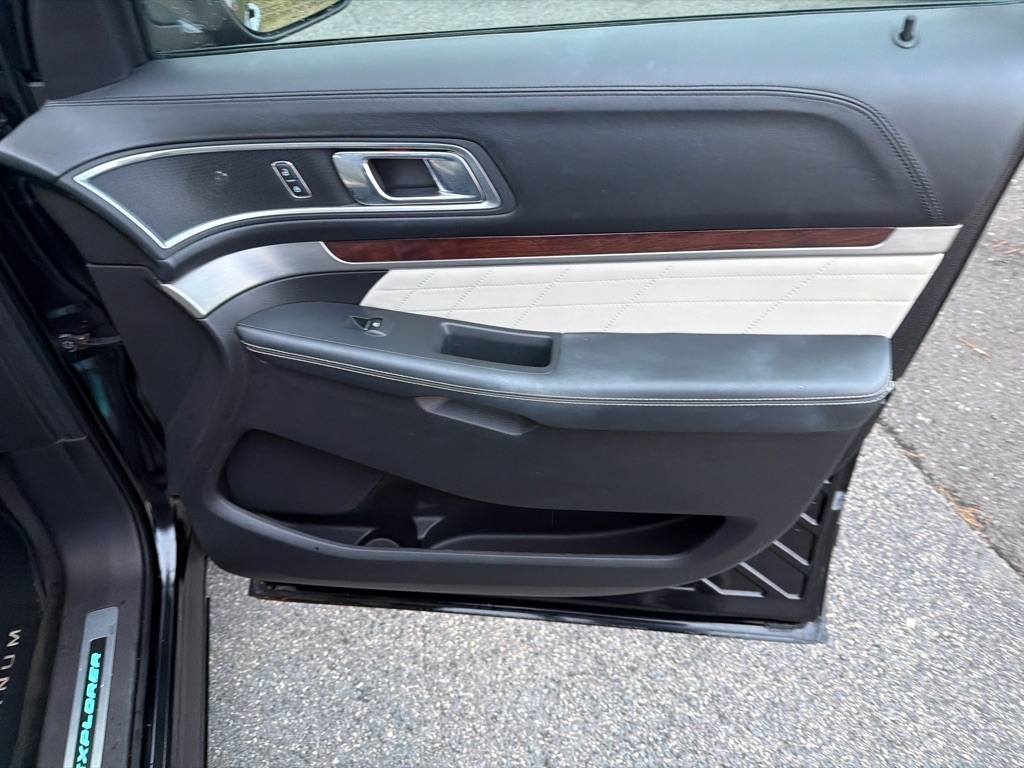 Ford Explorer Platinum 4WD 2017