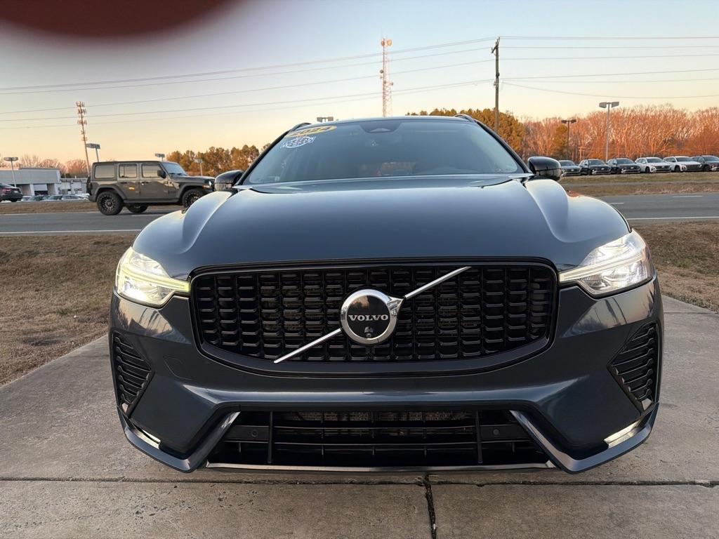 Volvo XC60 B5 AWD Plus Dark Theme 2024