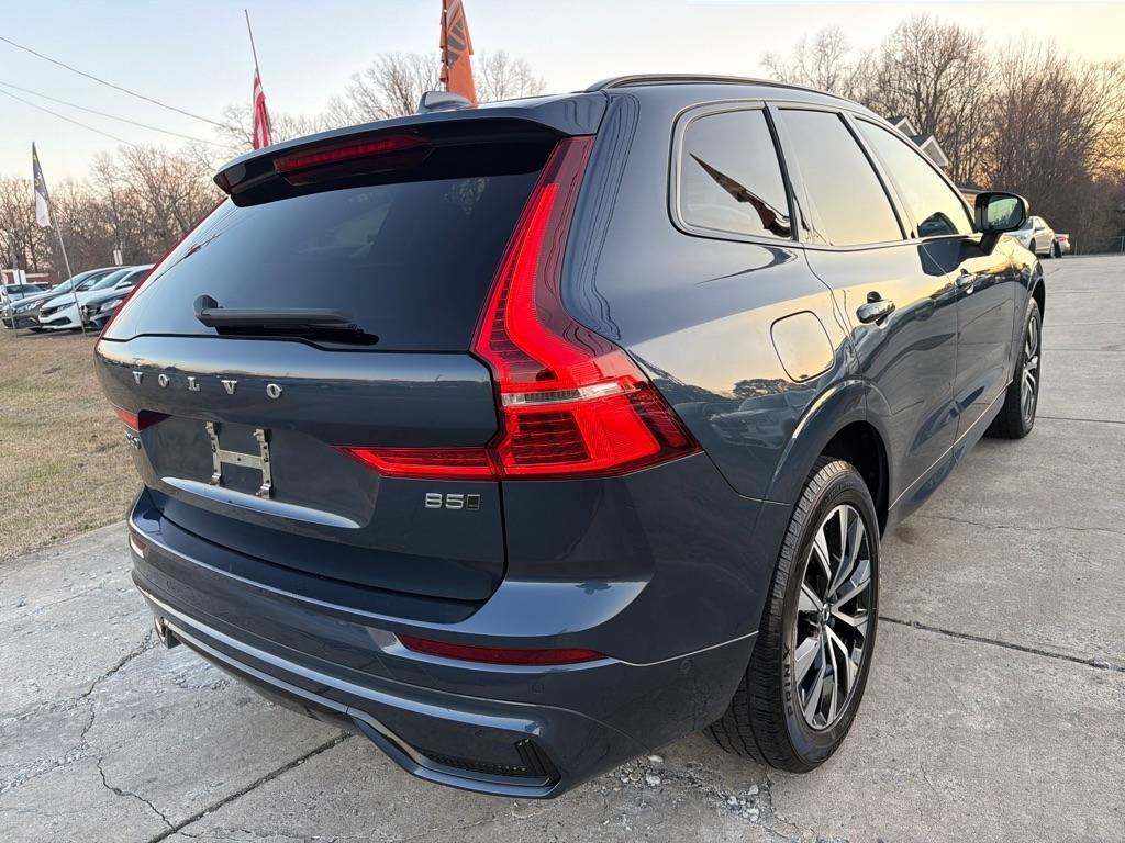 Volvo XC60 B5 AWD Plus Dark Theme 2024