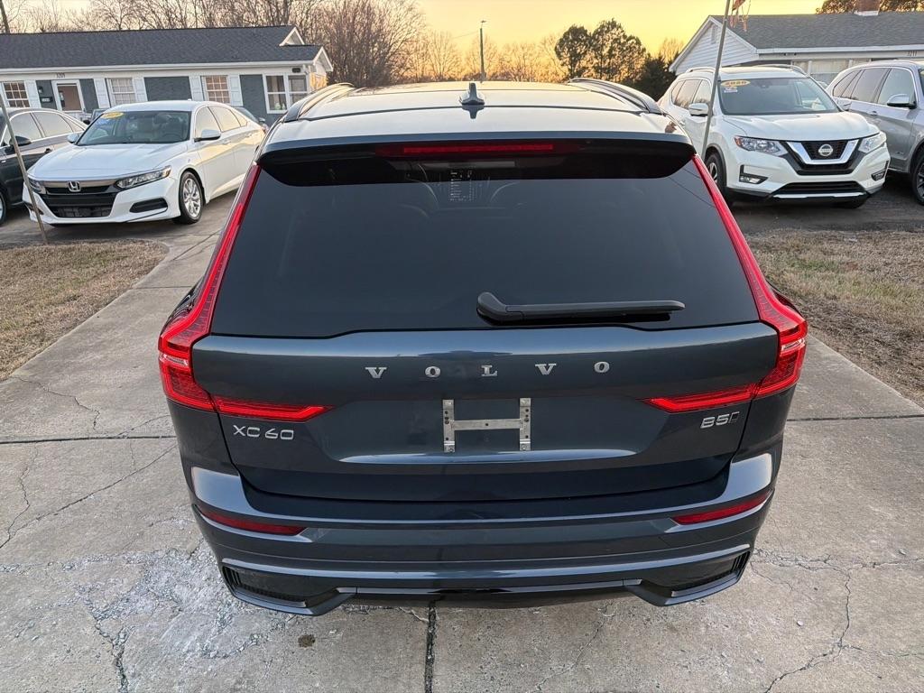 Volvo XC60 B5 AWD Plus Dark Theme 2024