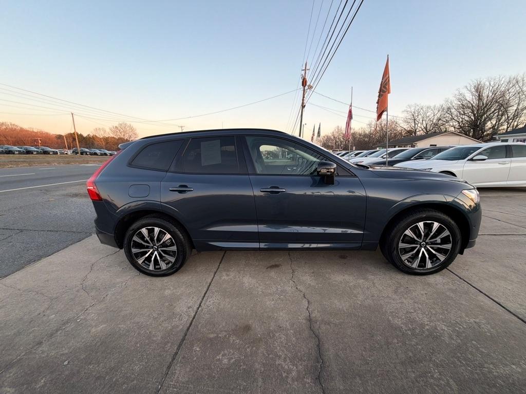 Volvo XC60 B5 AWD Plus Dark Theme 2024