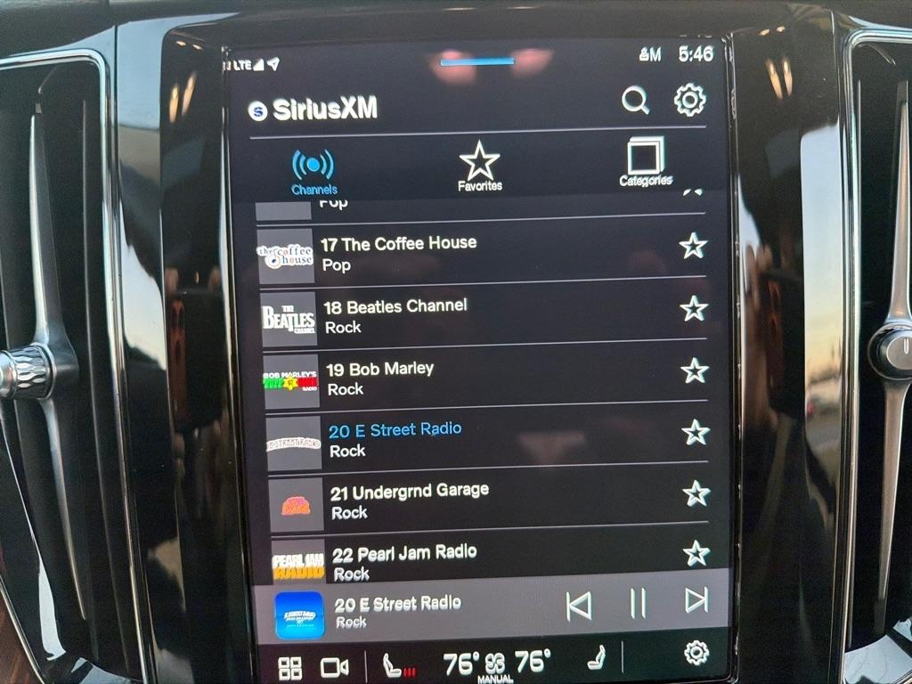 Volvo XC60 B5 AWD Plus Dark Theme 2024