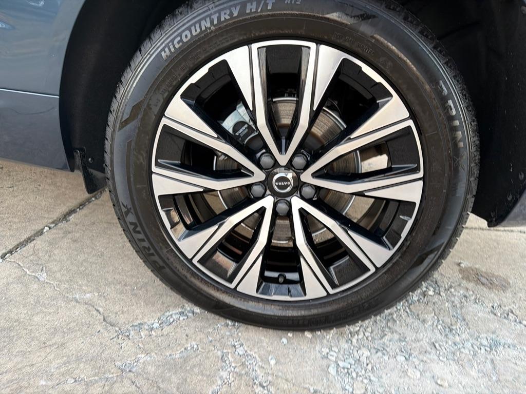 Volvo XC60 B5 AWD Plus Dark Theme 2024