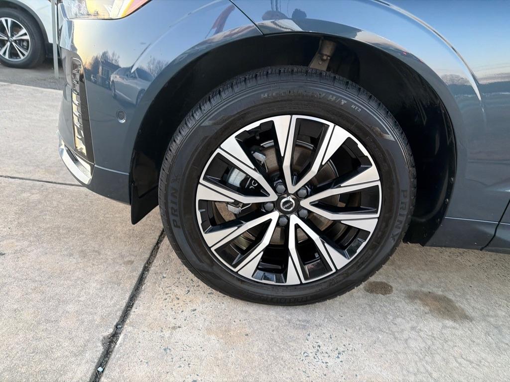 Volvo XC60 B5 AWD Plus Dark Theme 2024