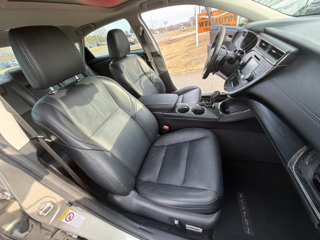 Toyota Avalon XLE Premium (Natl) 2017