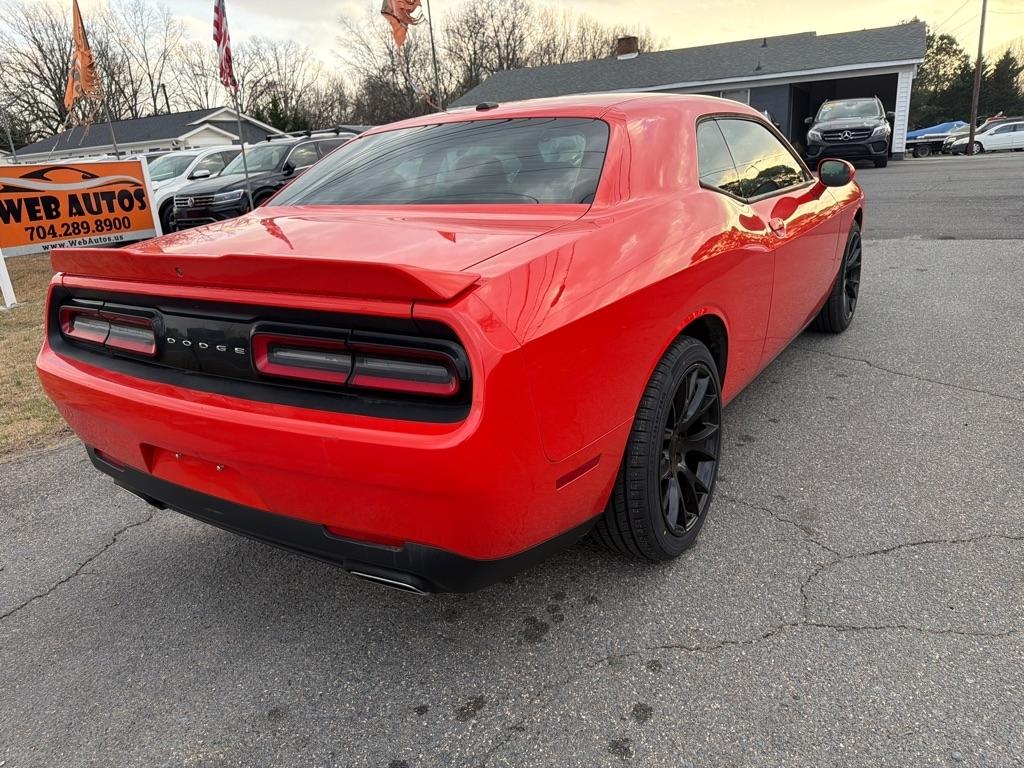 Dodge Challenger SXT RWD 2020