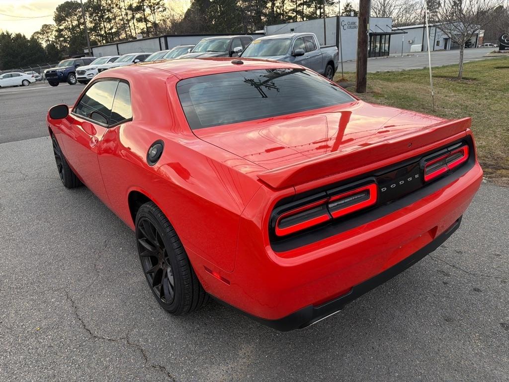 Dodge Challenger SXT RWD 2020