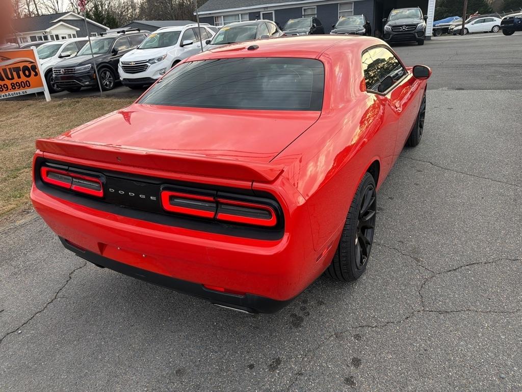 Dodge Challenger SXT RWD 2020