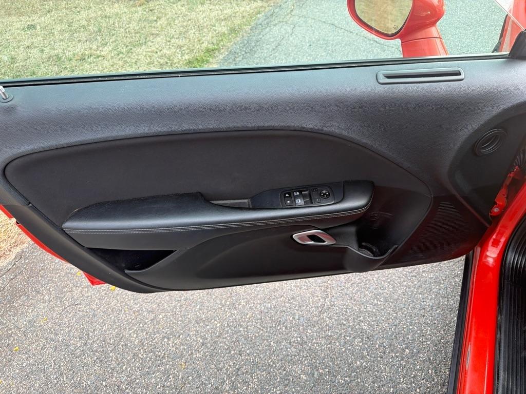 Dodge Challenger SXT RWD 2020