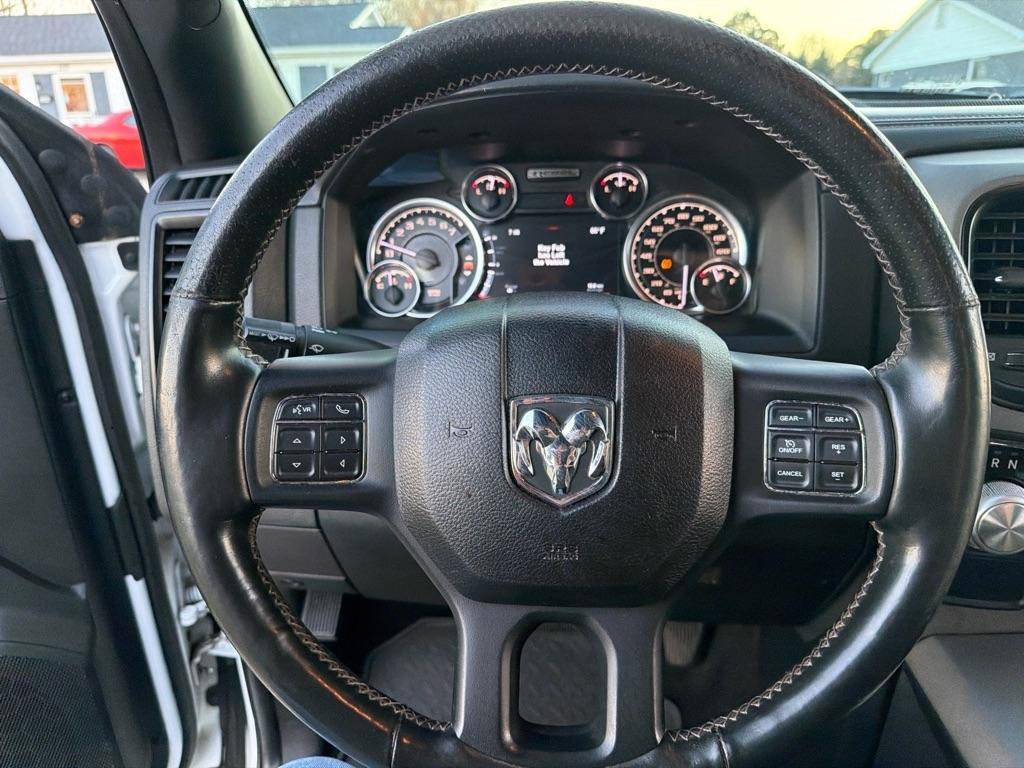 RAM 1500 Rebel 4x2 Crew Cab 5'7" Box 2017