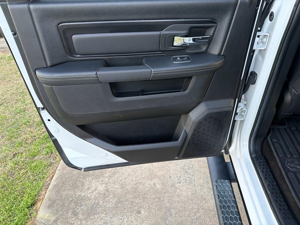 RAM 1500 Rebel 4x2 Crew Cab 5'7" Box 2017