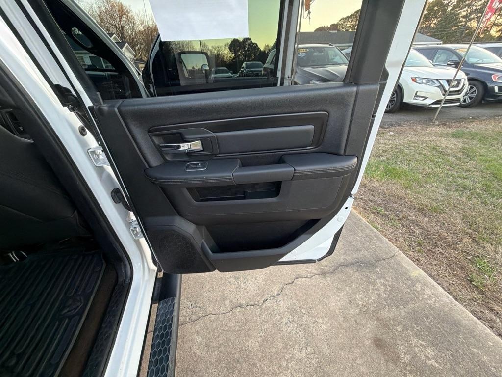 RAM 1500 Rebel 4x2 Crew Cab 5'7" Box 2017