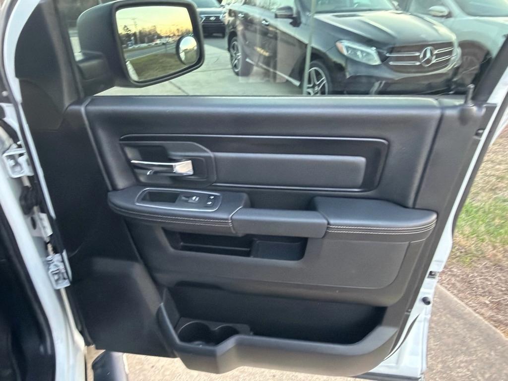 RAM 1500 Rebel 4x2 Crew Cab 5'7" Box 2017