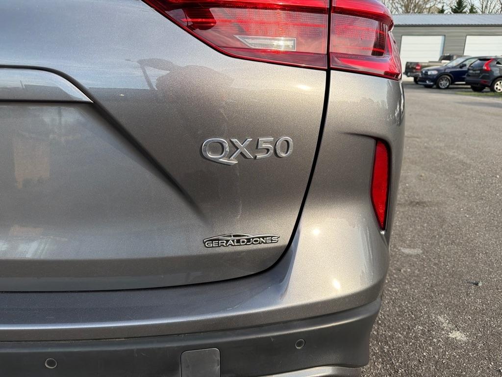 Infiniti QX50 LUXE AWD 2021