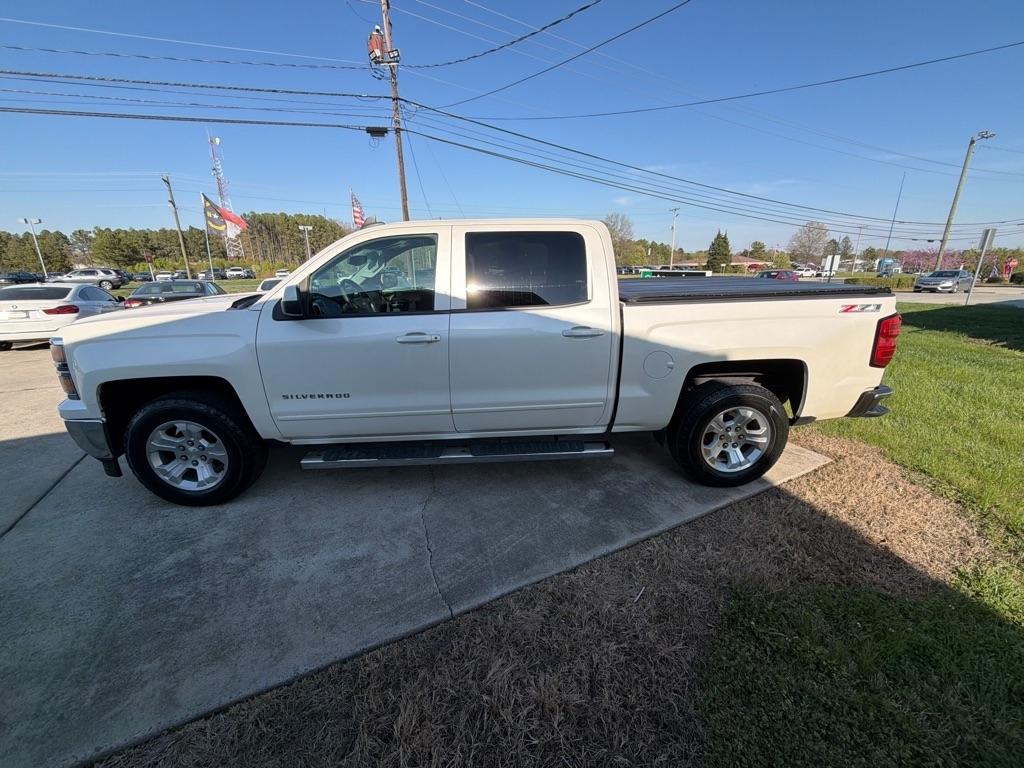 Chevrolet Silverado 1500 4WD Crew Cab 143.5" LT w/2LT 2015