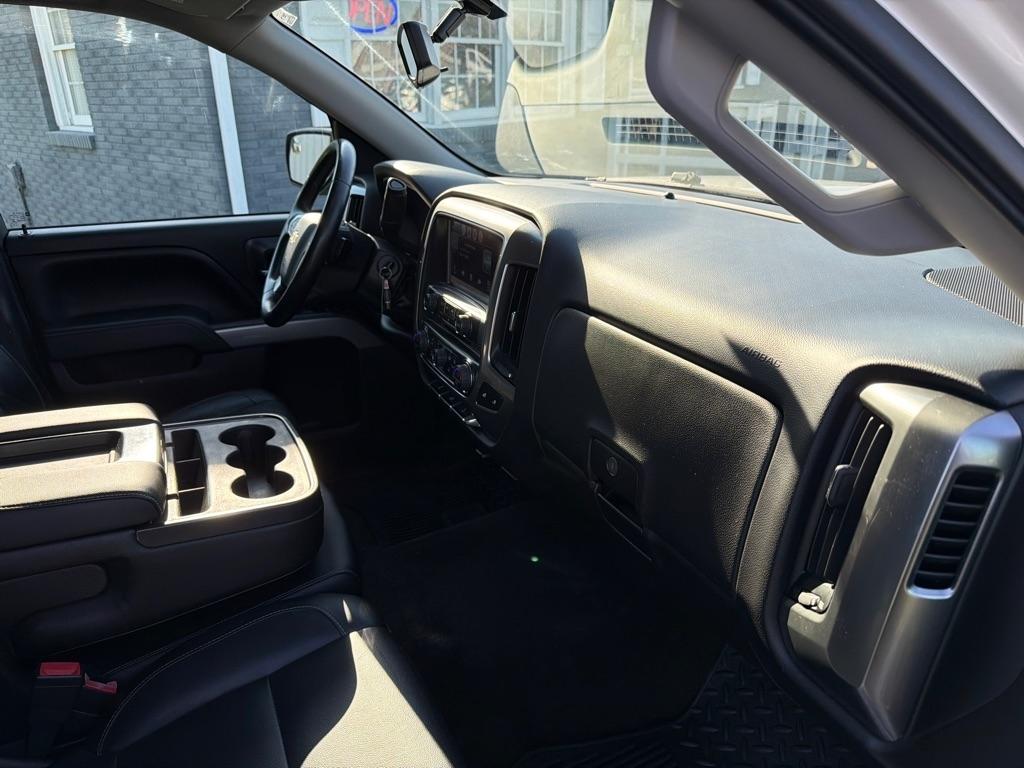 Chevrolet Silverado 1500 4WD Crew Cab 143.5" LT w/2LT 2015