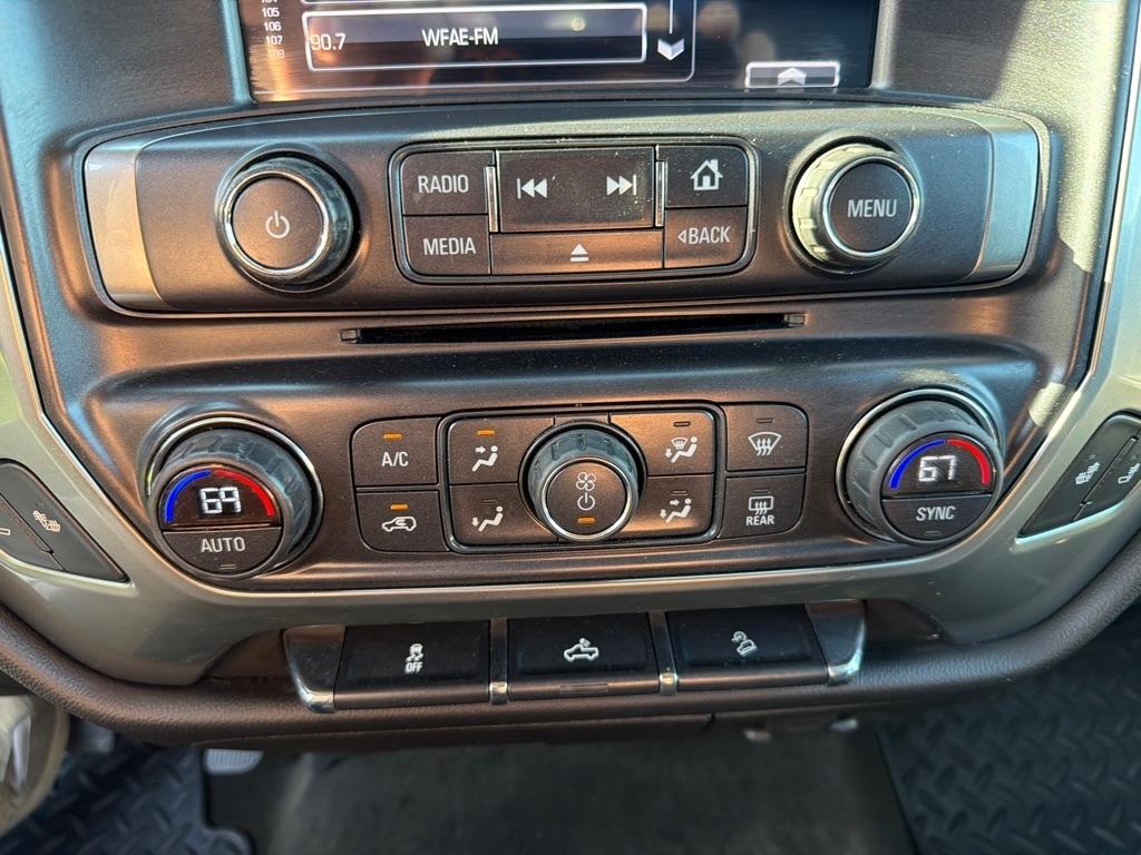 Chevrolet Silverado 1500 4WD Crew Cab 143.5" LT w/2LT 2015