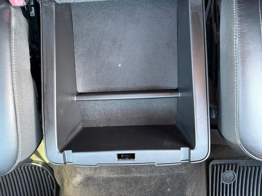 Chevrolet Silverado 1500 4WD Crew Cab 143.5" LT w/2LT 2015