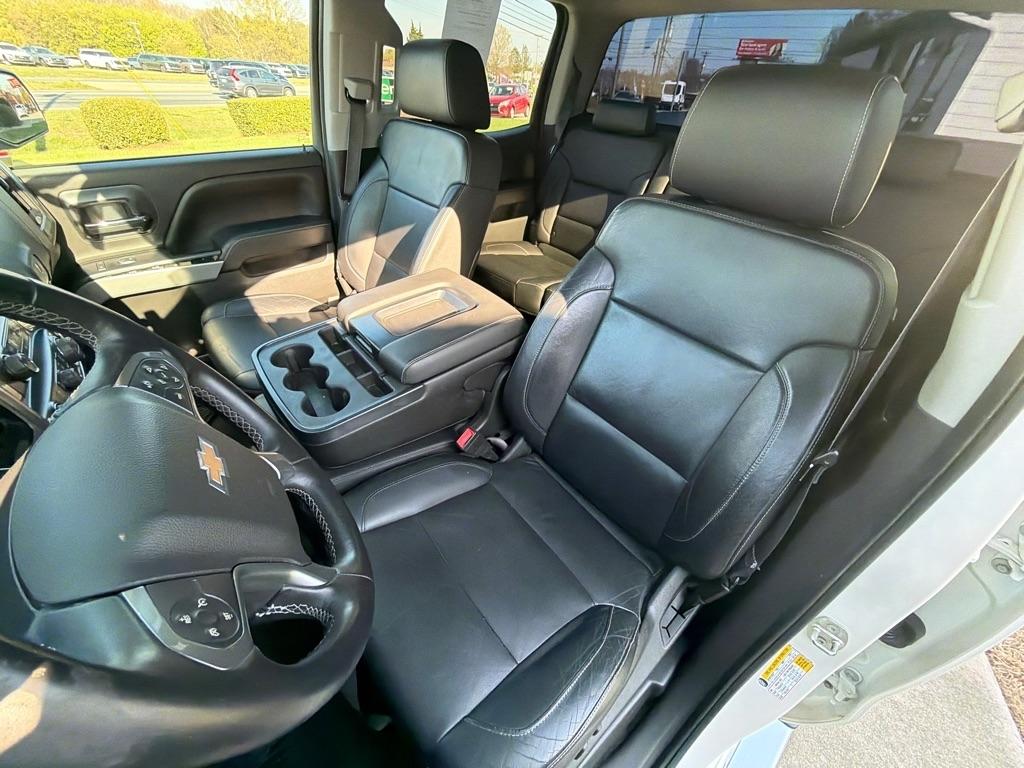 Chevrolet Silverado 1500 4WD Crew Cab 143.5" LT w/2LT 2015