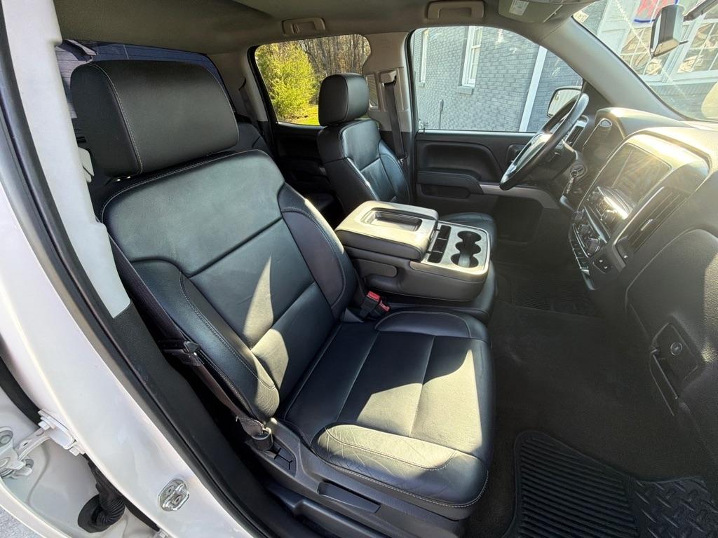 Chevrolet Silverado 1500 4WD Crew Cab 143.5" LT w/2LT 2015