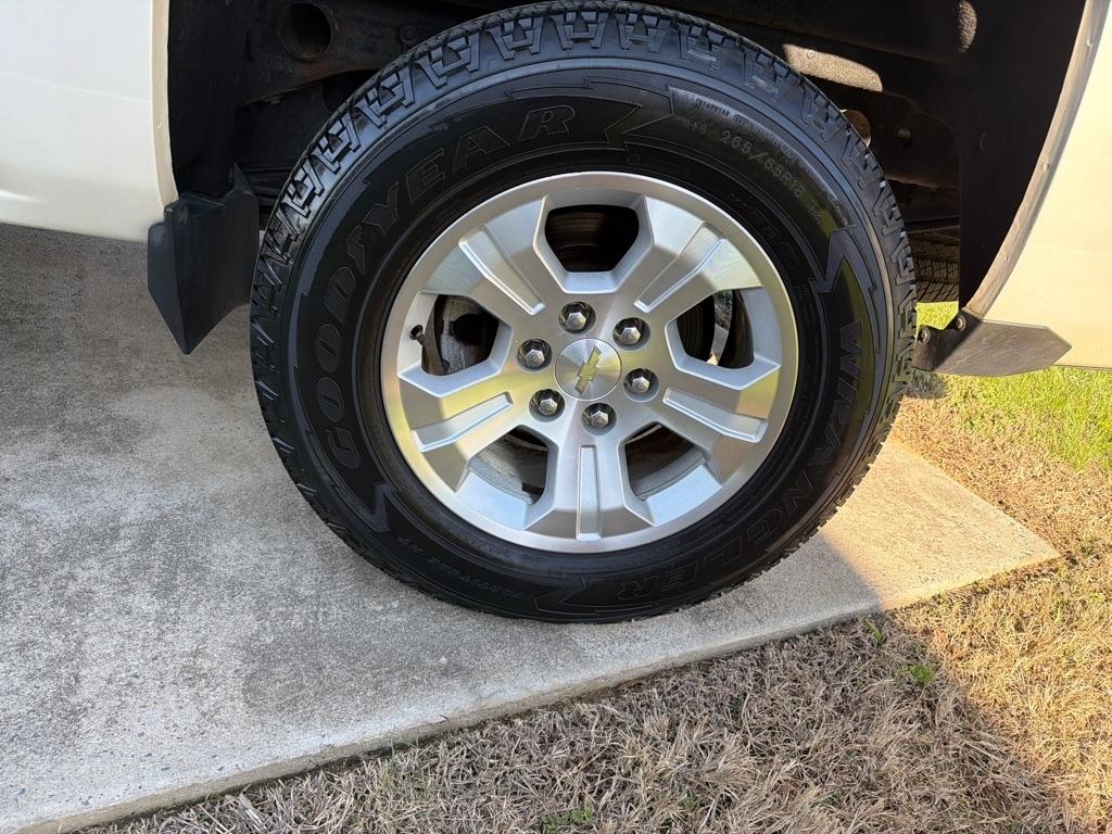 Chevrolet Silverado 1500 4WD Crew Cab 143.5" LT w/2LT 2015