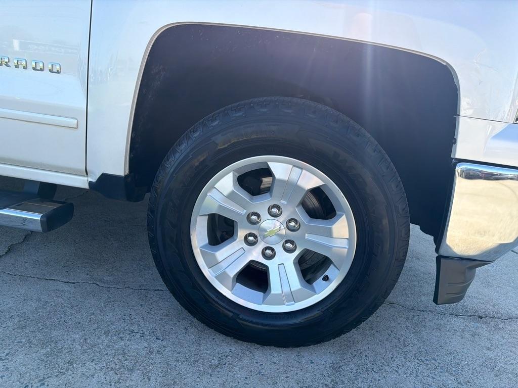 Chevrolet Silverado 1500 4WD Crew Cab 143.5" LT w/2LT 2015