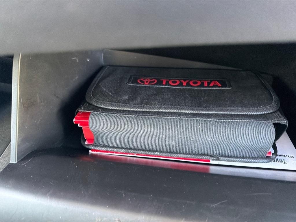 Toyota Corolla LE CVT (Natl) 2022