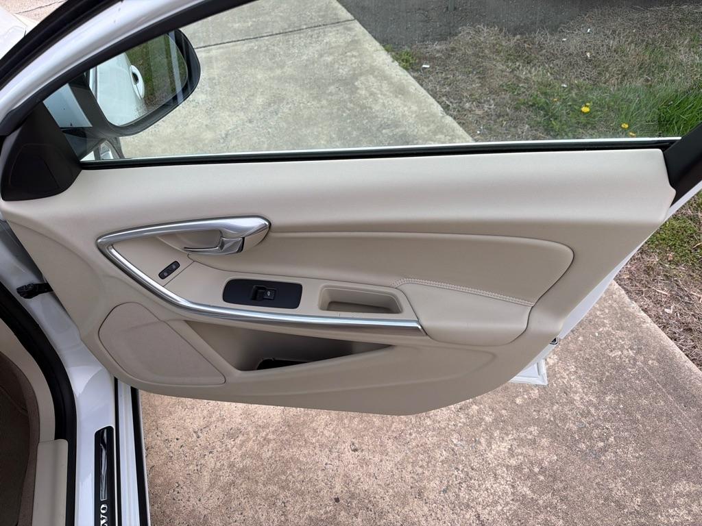 Volvo S60 4dr Sdn T5 FWD 2013