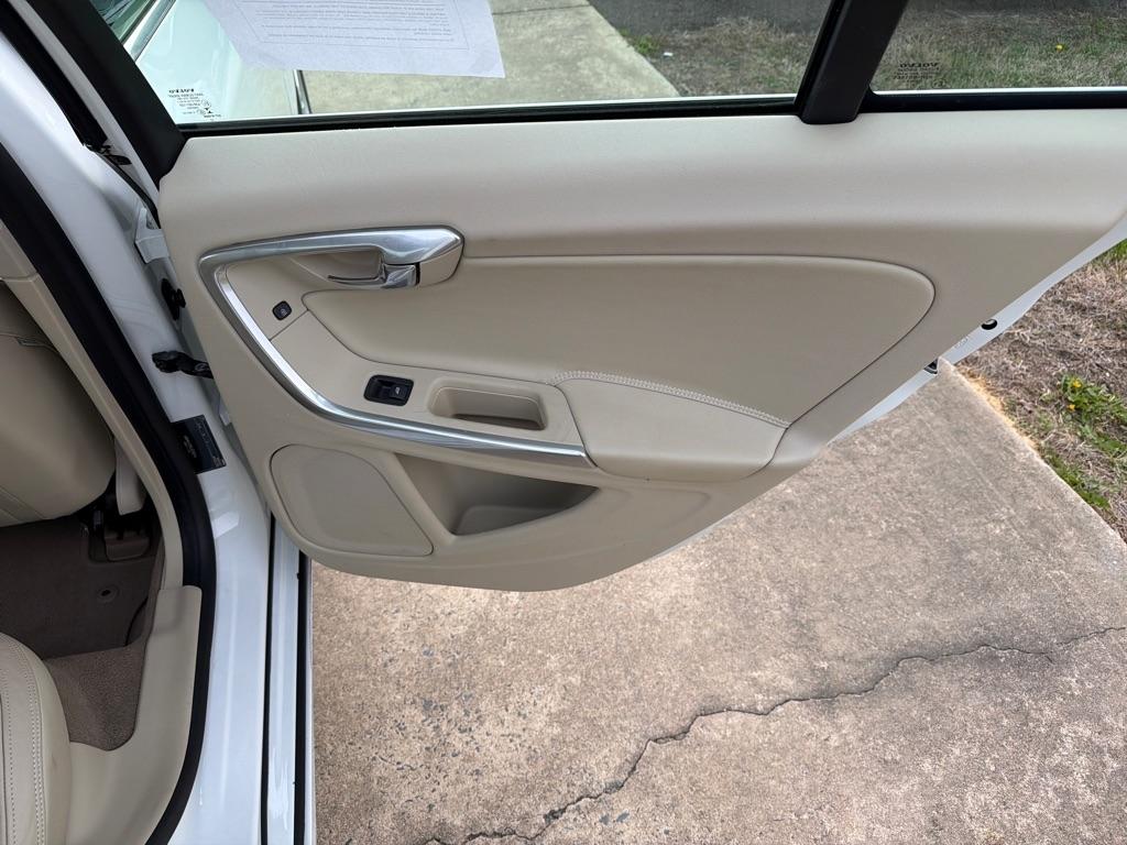 Volvo S60 4dr Sdn T5 FWD 2013