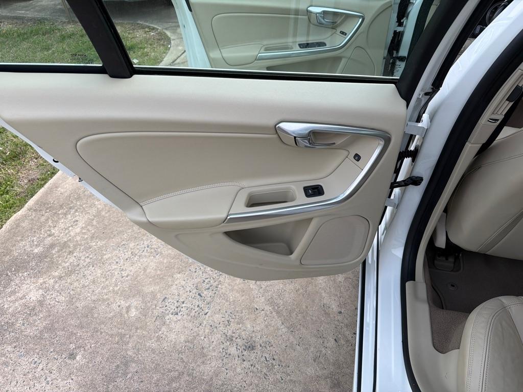 Volvo S60 4dr Sdn T5 FWD 2013