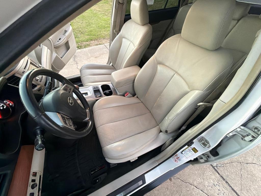 Subaru Outback 4dr Wgn H4 Auto 2.5i Limited 2013