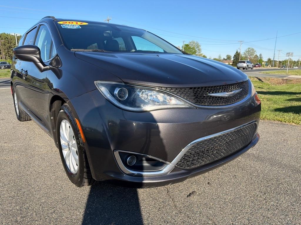 Chrysler Pacifica Touring-L FWD 2017