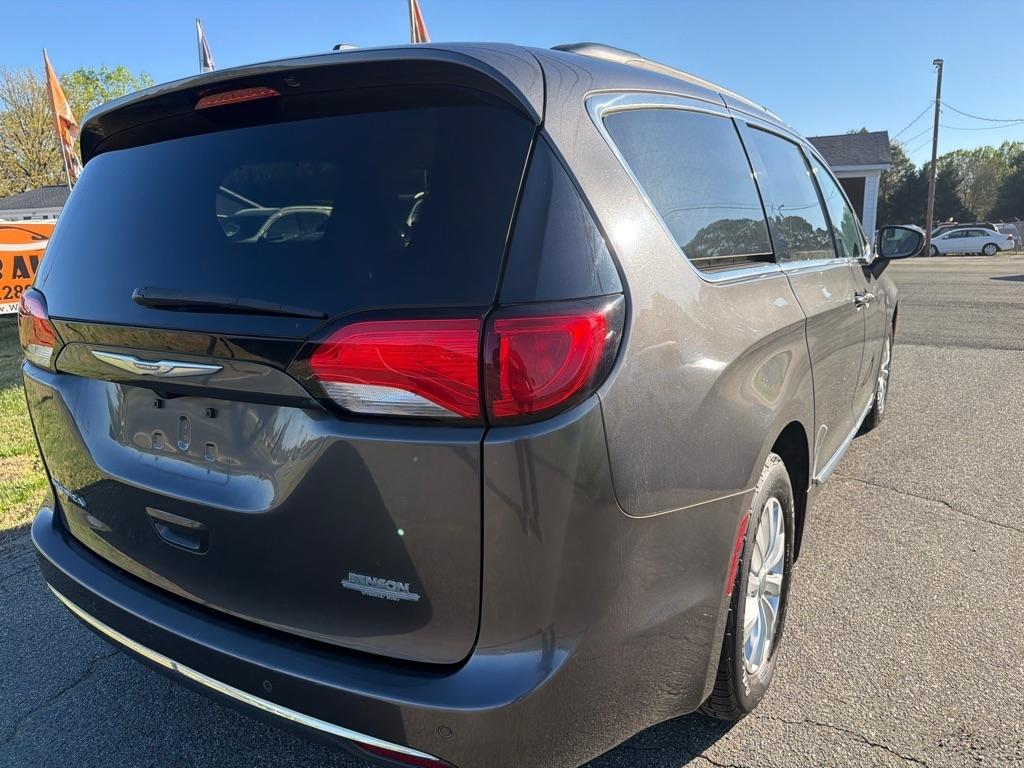 Chrysler Pacifica Touring-L FWD 2017