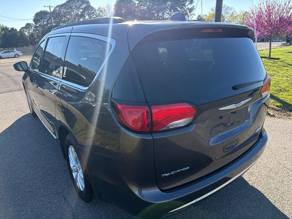 Chrysler Pacifica Touring-L FWD 2017