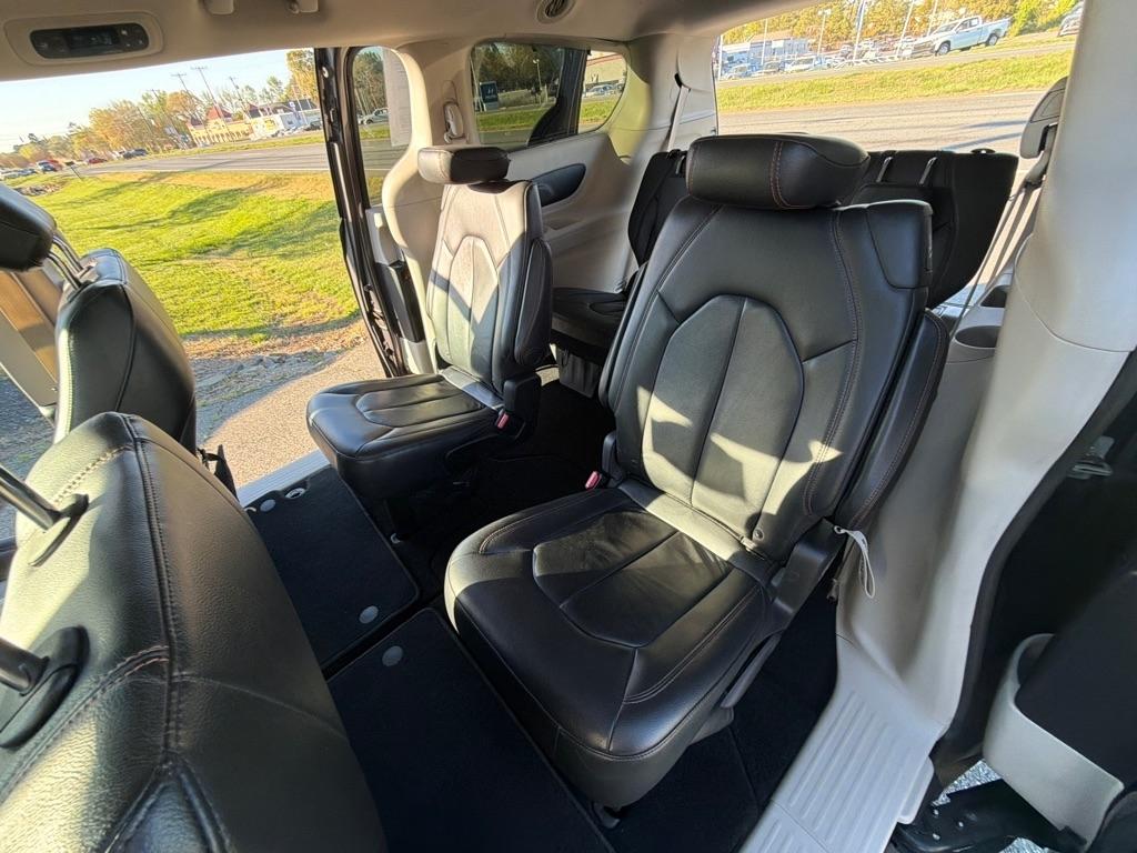 Chrysler Pacifica Touring-L FWD 2017