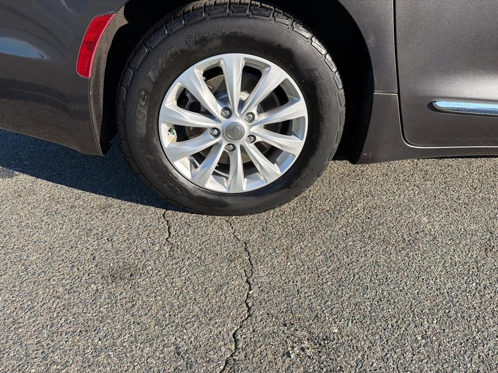 Chrysler Pacifica Touring-L FWD 2017