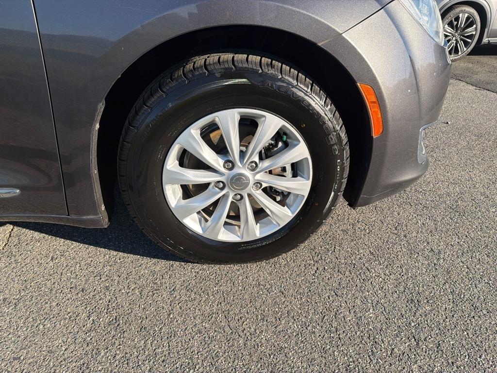 Chrysler Pacifica Touring-L FWD 2017