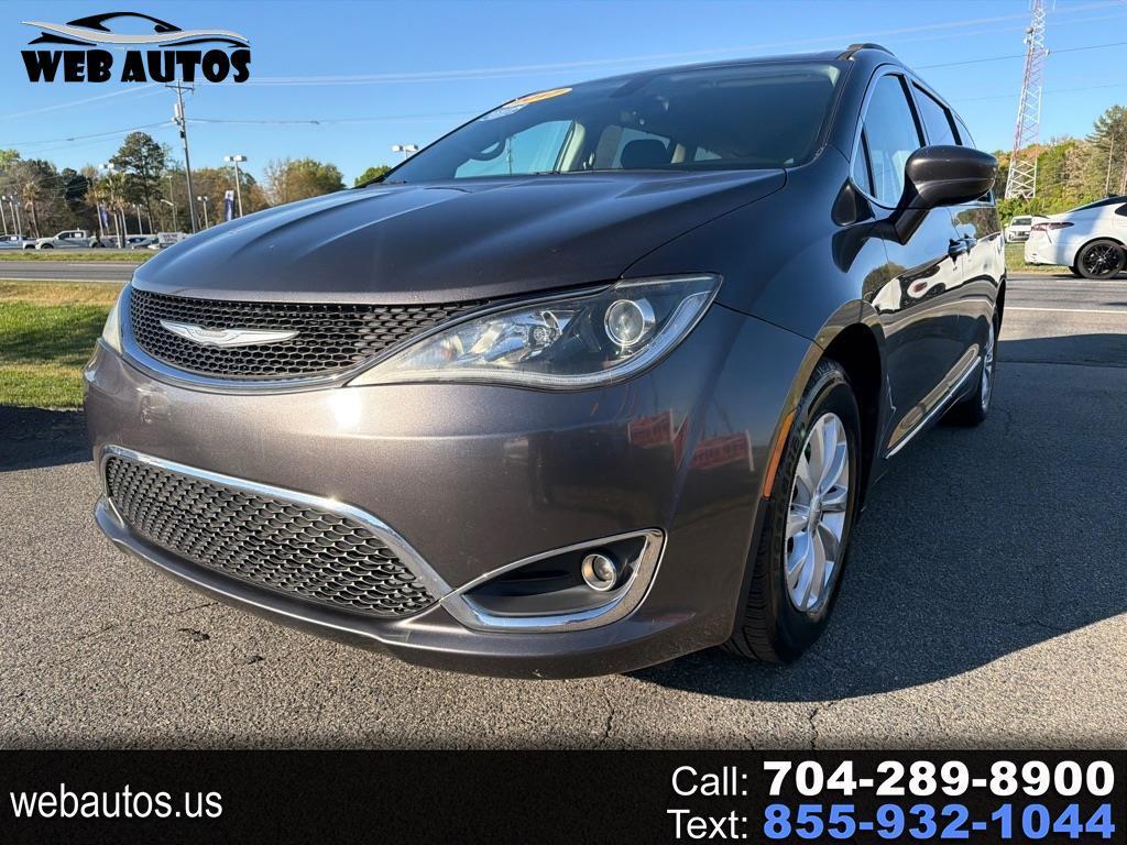 Chrysler Pacifica Touring-L FWD 2017