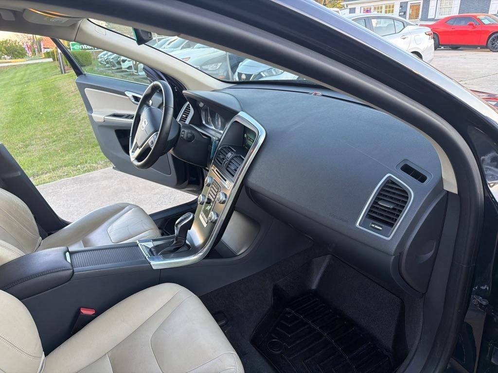 Volvo XC60 FWD 4dr T5 Drive-E Premier 2016