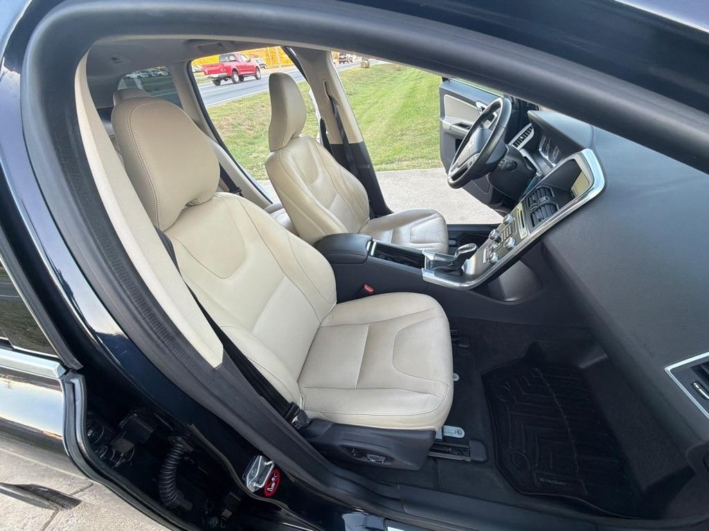 Volvo XC60 FWD 4dr T5 Drive-E Premier 2016