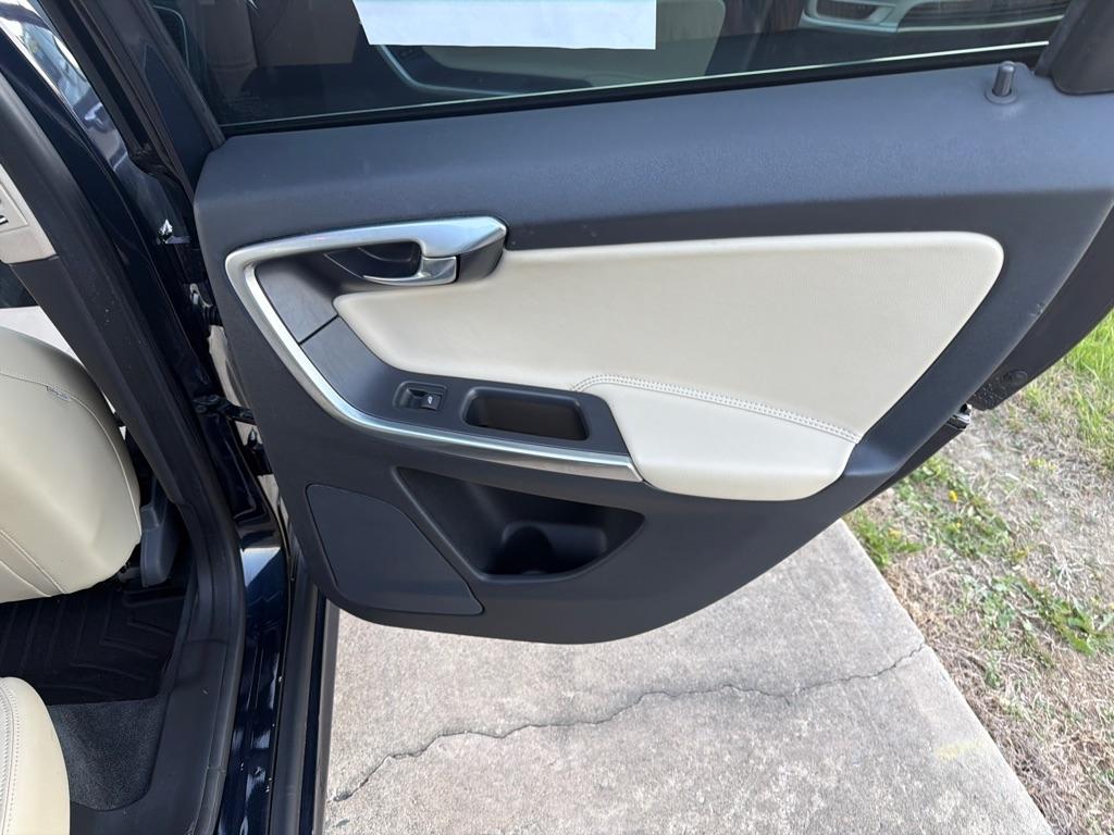 Volvo XC60 FWD 4dr T5 Drive-E Premier 2016