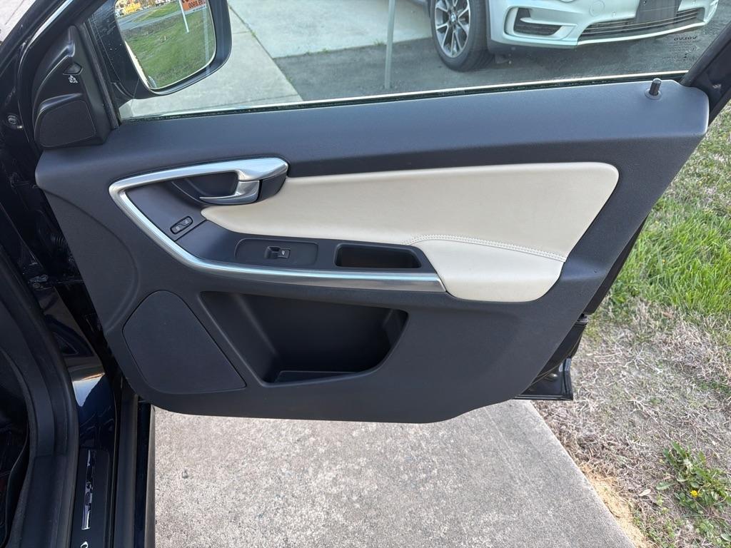 Volvo XC60 FWD 4dr T5 Drive-E Premier 2016