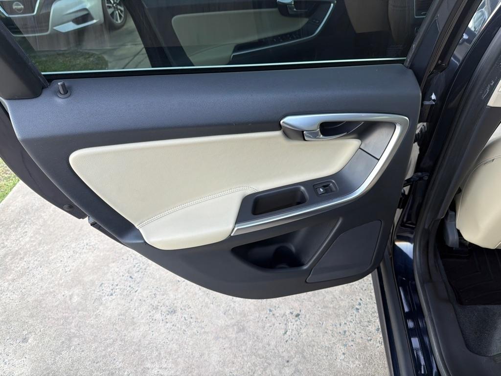 Volvo XC60 FWD 4dr T5 Drive-E Premier 2016