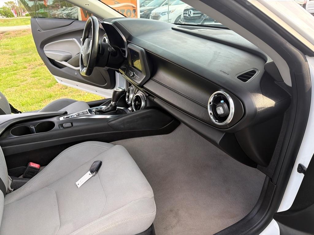 Chevrolet Camaro 2dr Cpe 1LT 2020