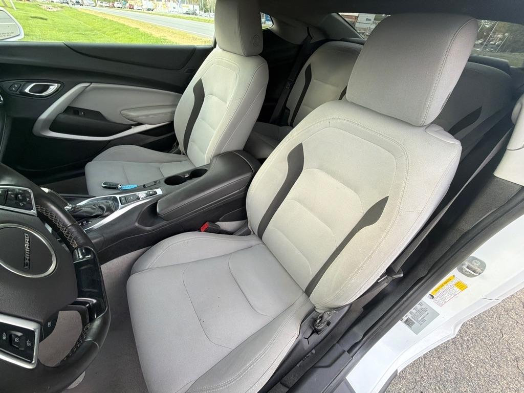 Chevrolet Camaro 2dr Cpe 1LT 2020