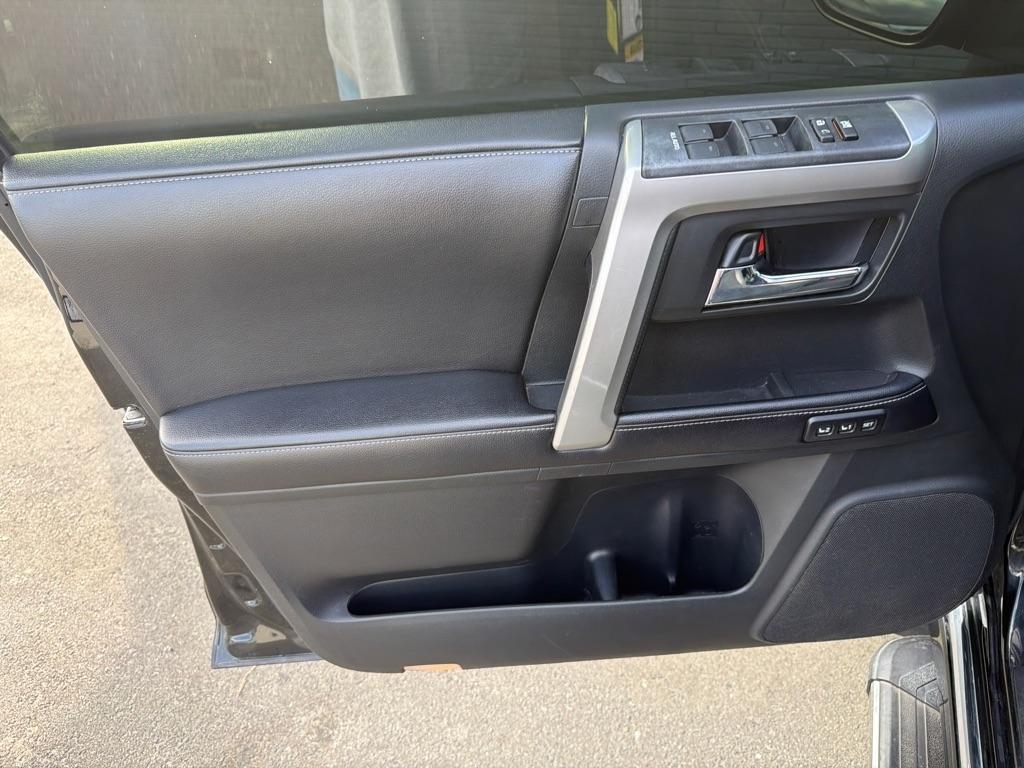 Toyota 4Runner TRD Off Road Premium 4WD (Natl) 2017