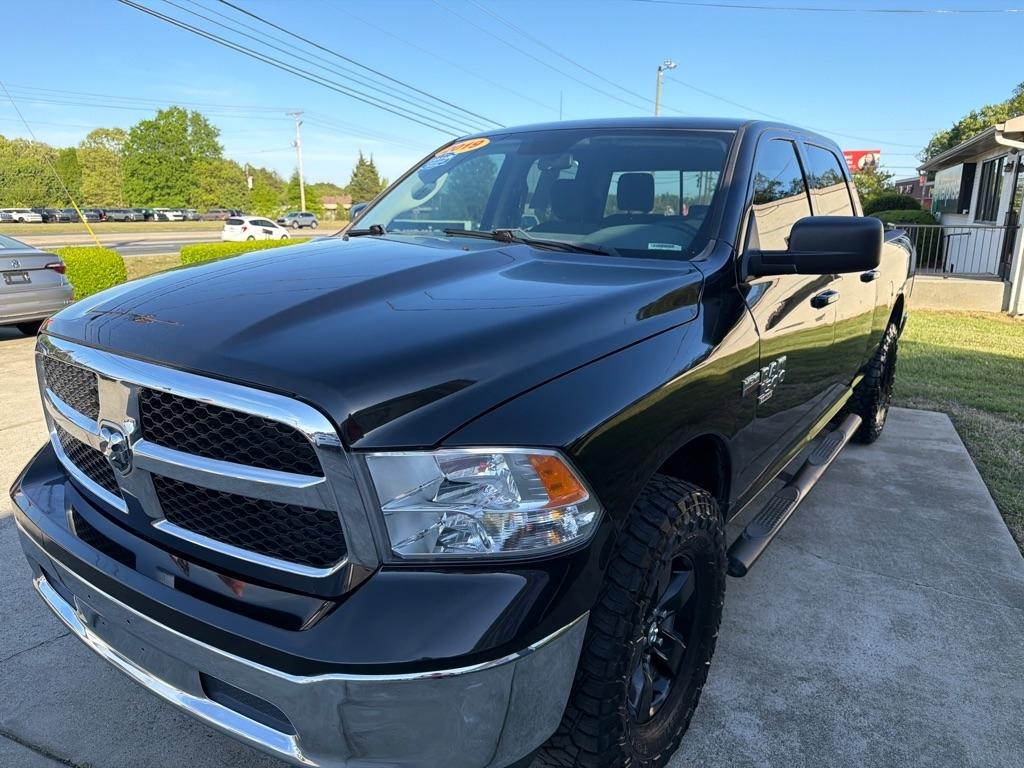 RAM 1500 Classic SLT 4x4 Crew Cab 6'4" Box 2019