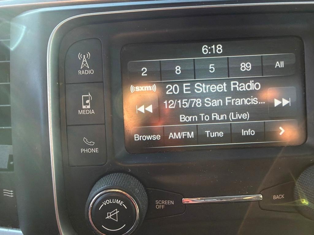 RAM 1500 Classic SLT 4x4 Crew Cab 6'4" Box 2019